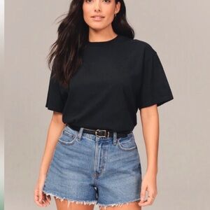 Abercrombie & Fitch 90s Relaxed Cutoff Short Curve Love